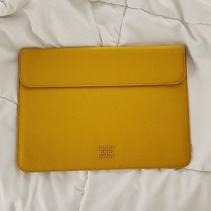 Herschel supply company 13 inch laptop aleeve